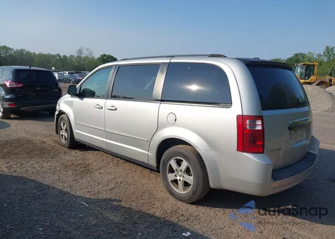 2010 Dodge Grand Caravan Hero z USA, uszkodzony, nr VIN 2D4RN3D1XAR450200